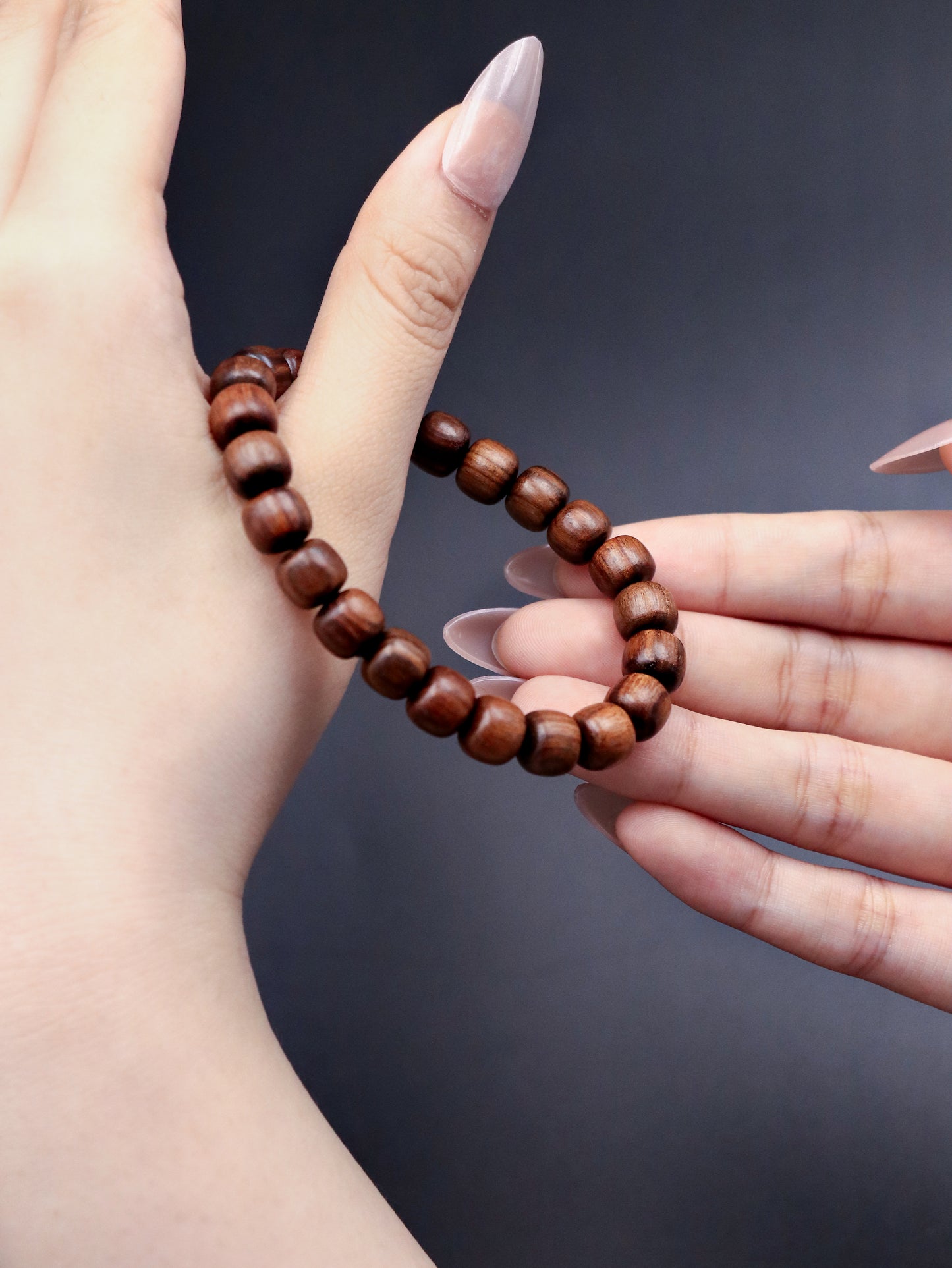 Natural Black Rosewood Bracelet – Deep Brown Tones & Minimalist Style & Daily Elegance