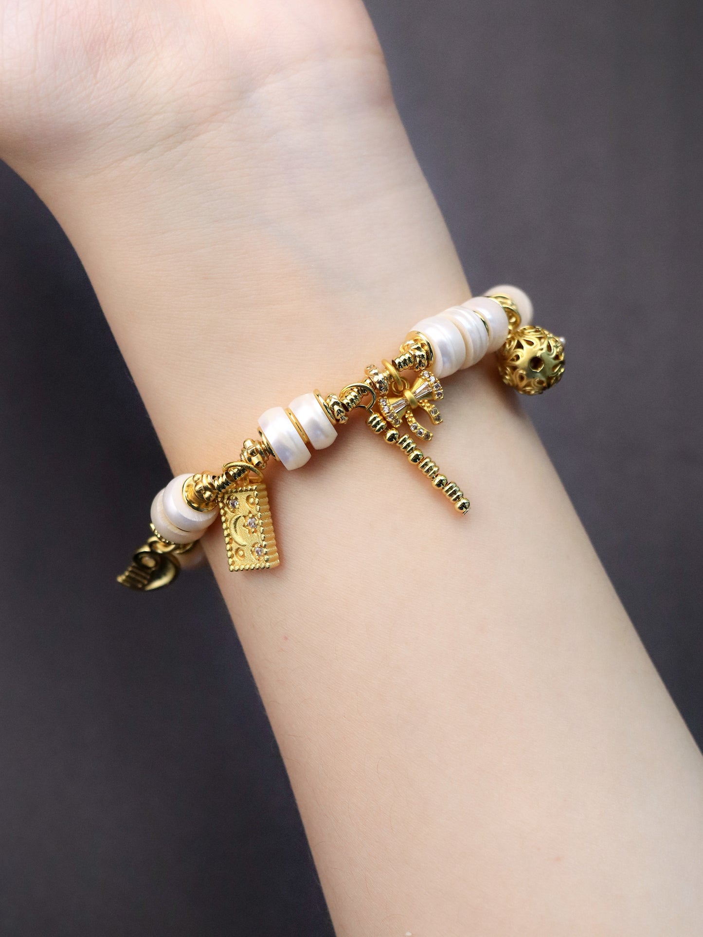 Natural Pearl Tablet & Gold-Plated Peanut Bracelet