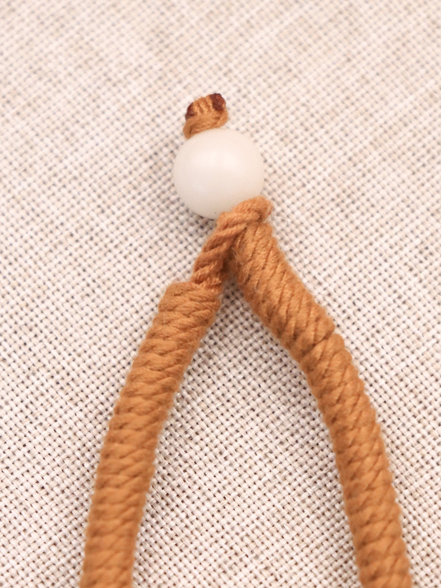 Walnut Wood Lazy Cat Keychain - Hand-Carved Cute Cat Bag Charm with Tassel XUANSHU