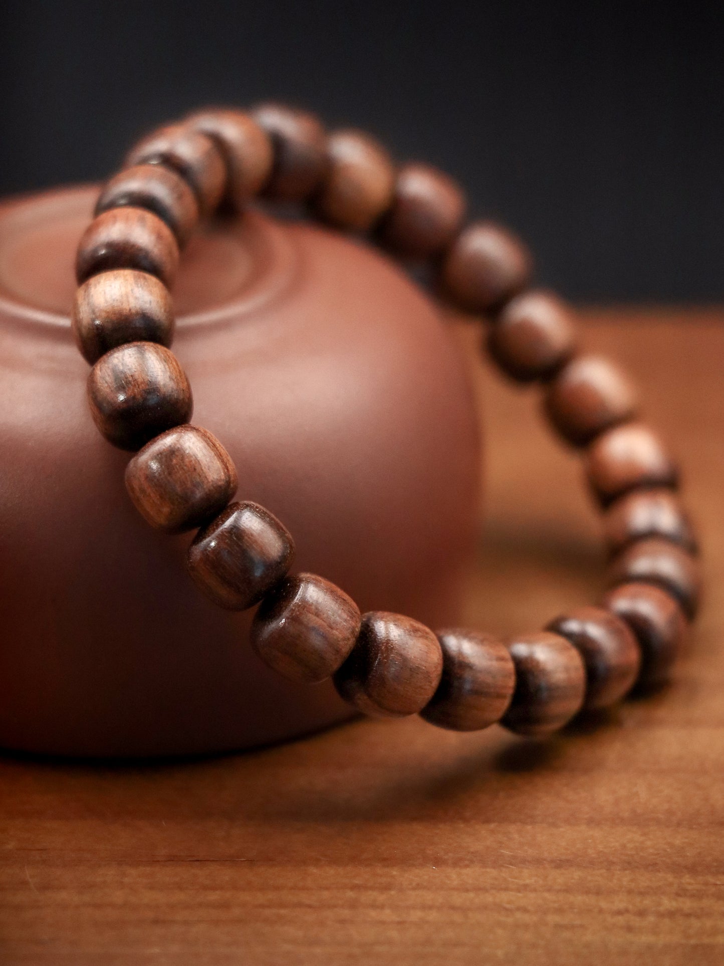 Natural Black Rosewood Bracelet – Deep Brown Tones & Minimalist Style & Daily Elegance